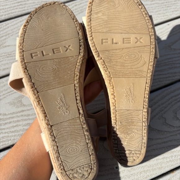 Life Stride Soft System FLEX Beige Wedge Strappy Sandals Women's Size 9M - Picture 10 of 10